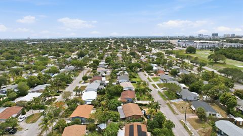 Tiny photo for 941 NE 23rd Court, Pompano Beach, FL 33064 (MLS # B26028232)