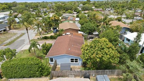 Tiny photo for 941 NE 23rd Court, Pompano Beach, FL 33064 (MLS # B26028232)