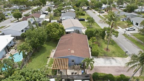 Tiny photo for 941 NE 23rd Court, Pompano Beach, FL 33064 (MLS # B26028232)