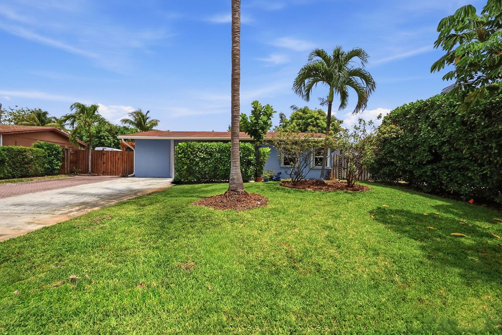 Photo of 941 NE 23rd Court, Pompano Beach, FL 33064 (MLS # B26028232)