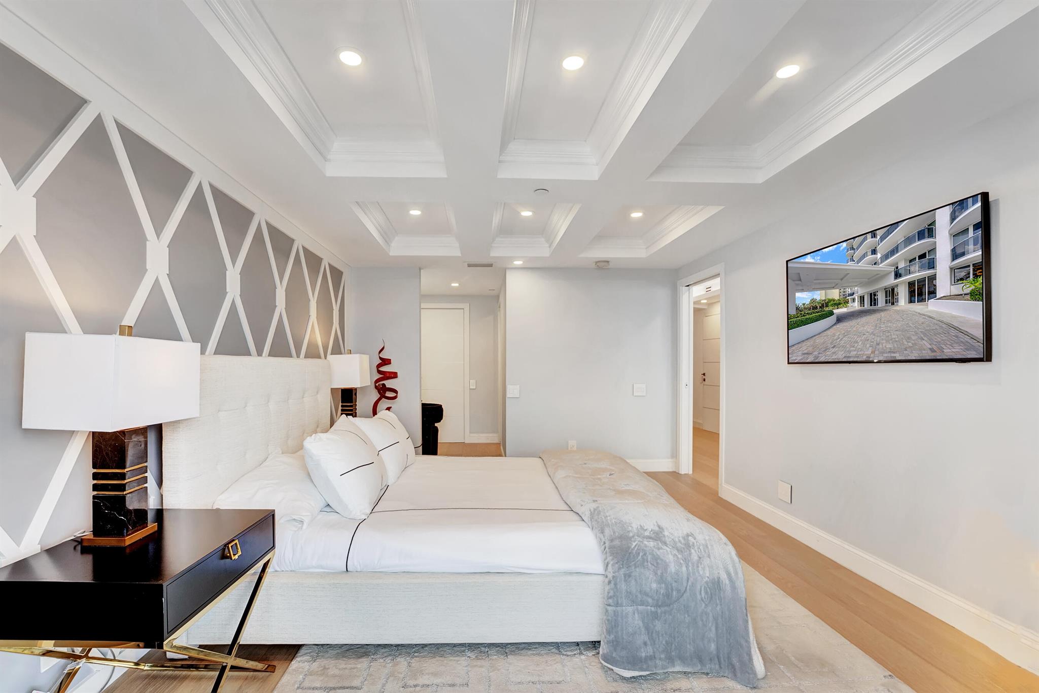 BERESFORD COND - Residential