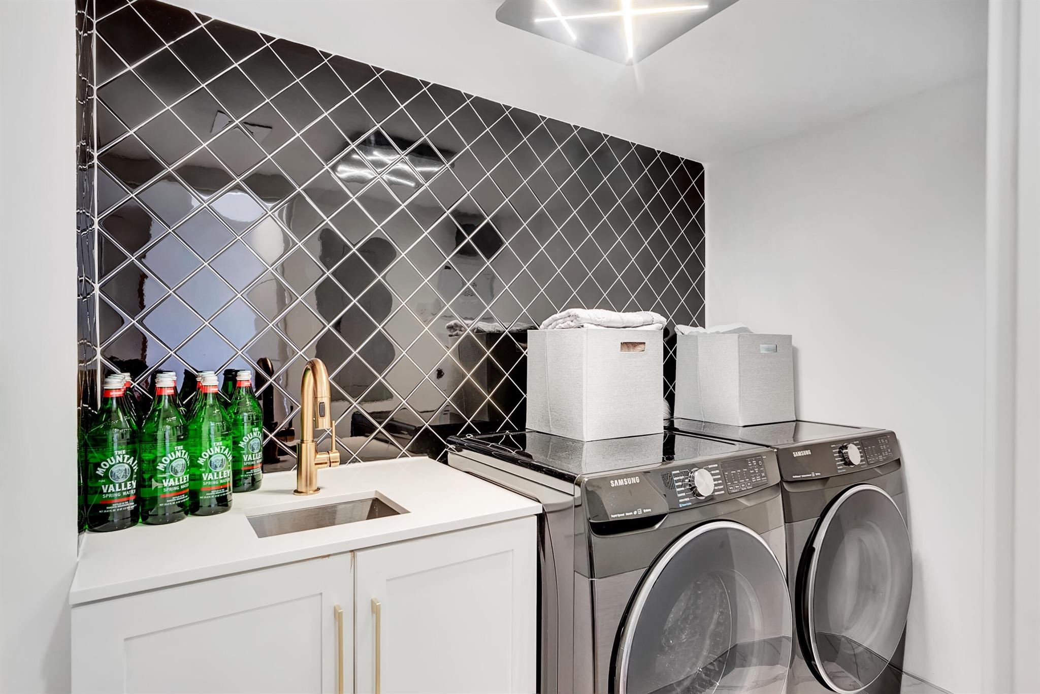 BERESFORD COND - Residential