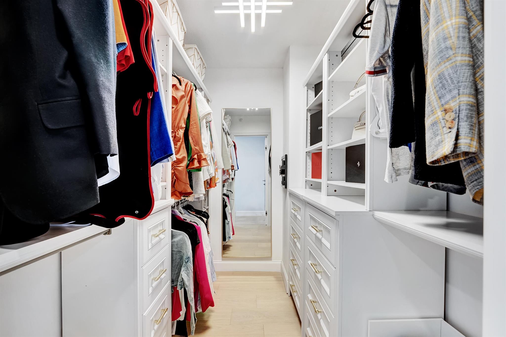 BERESFORD COND - Residential