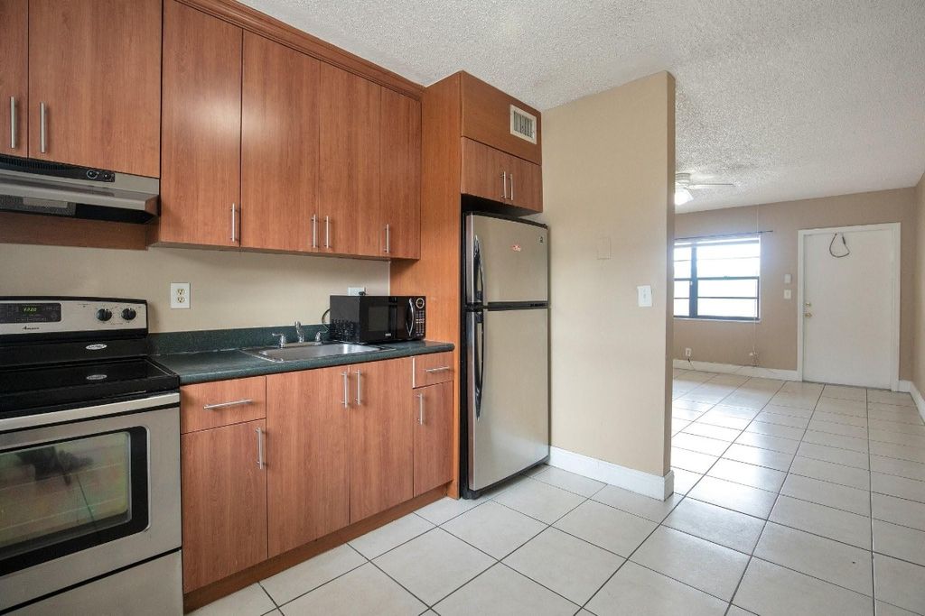 Photo of 4061 N Dixie Highway #29, Oakland Park, FL 33334 (MLS # F10538647)