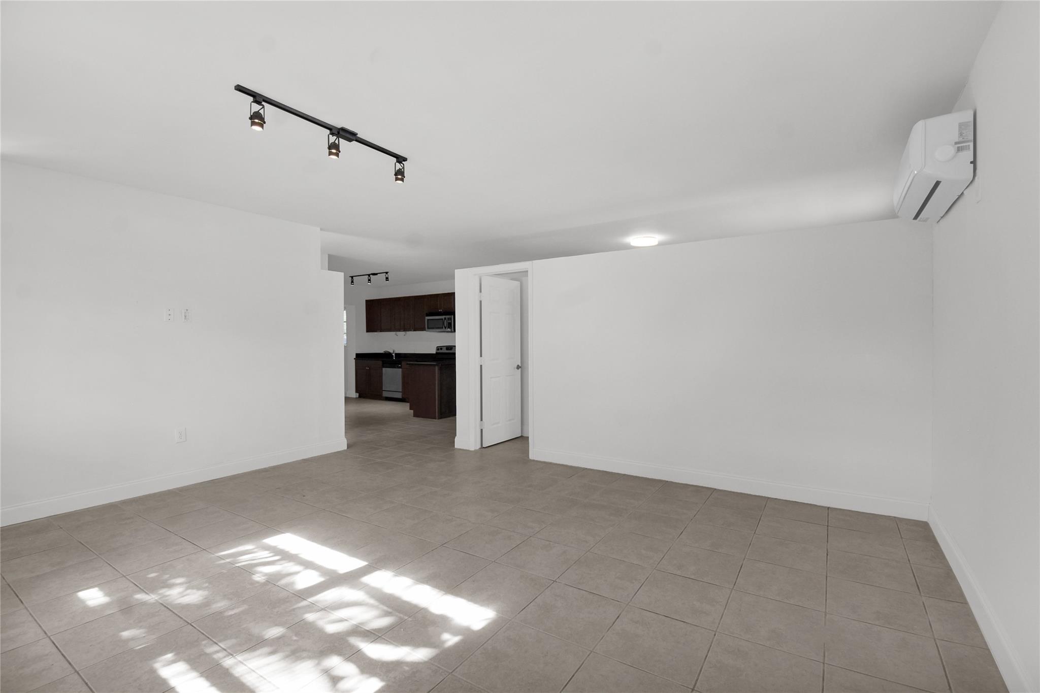 1116 S 17th Ave