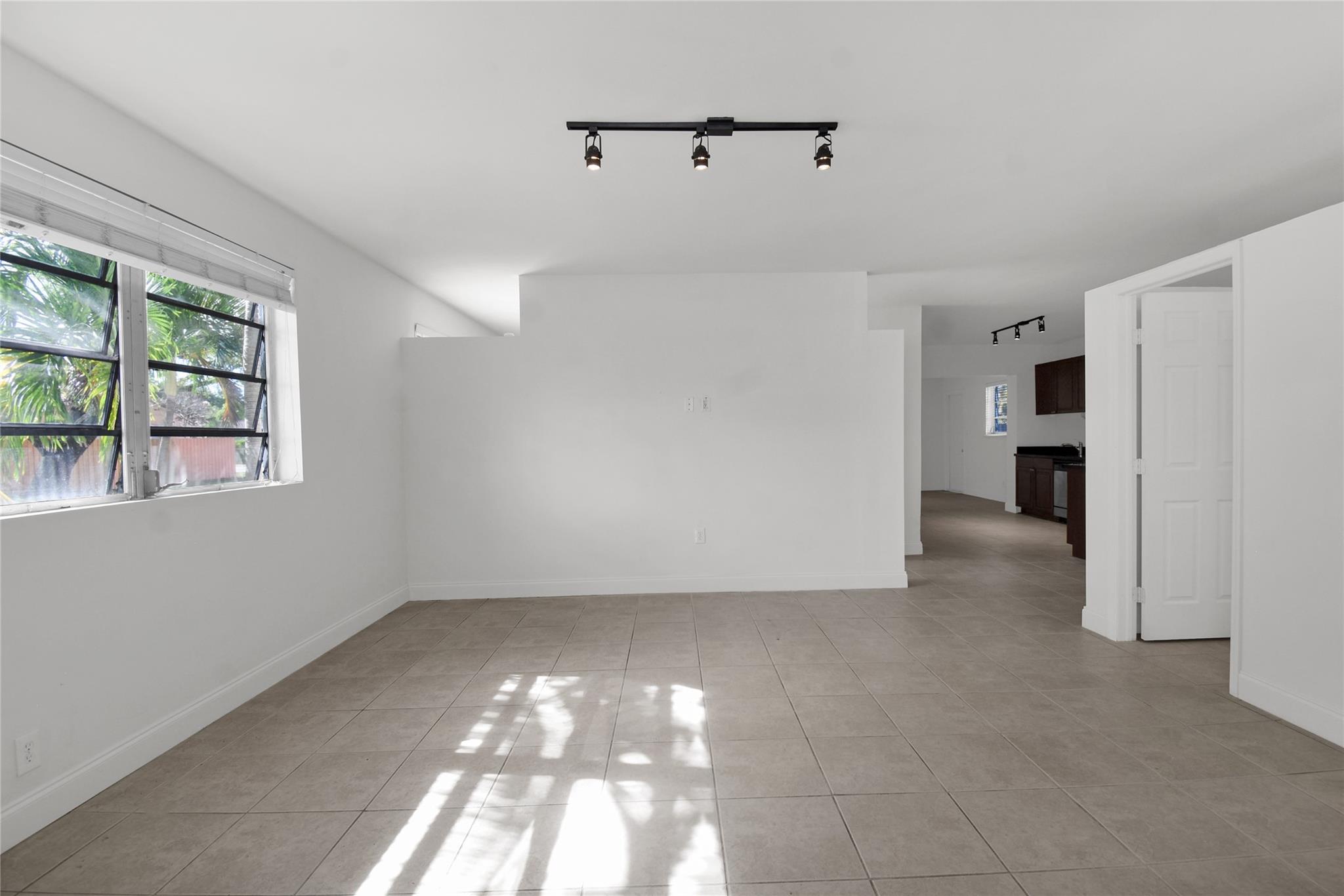 1116 S 17th Ave
