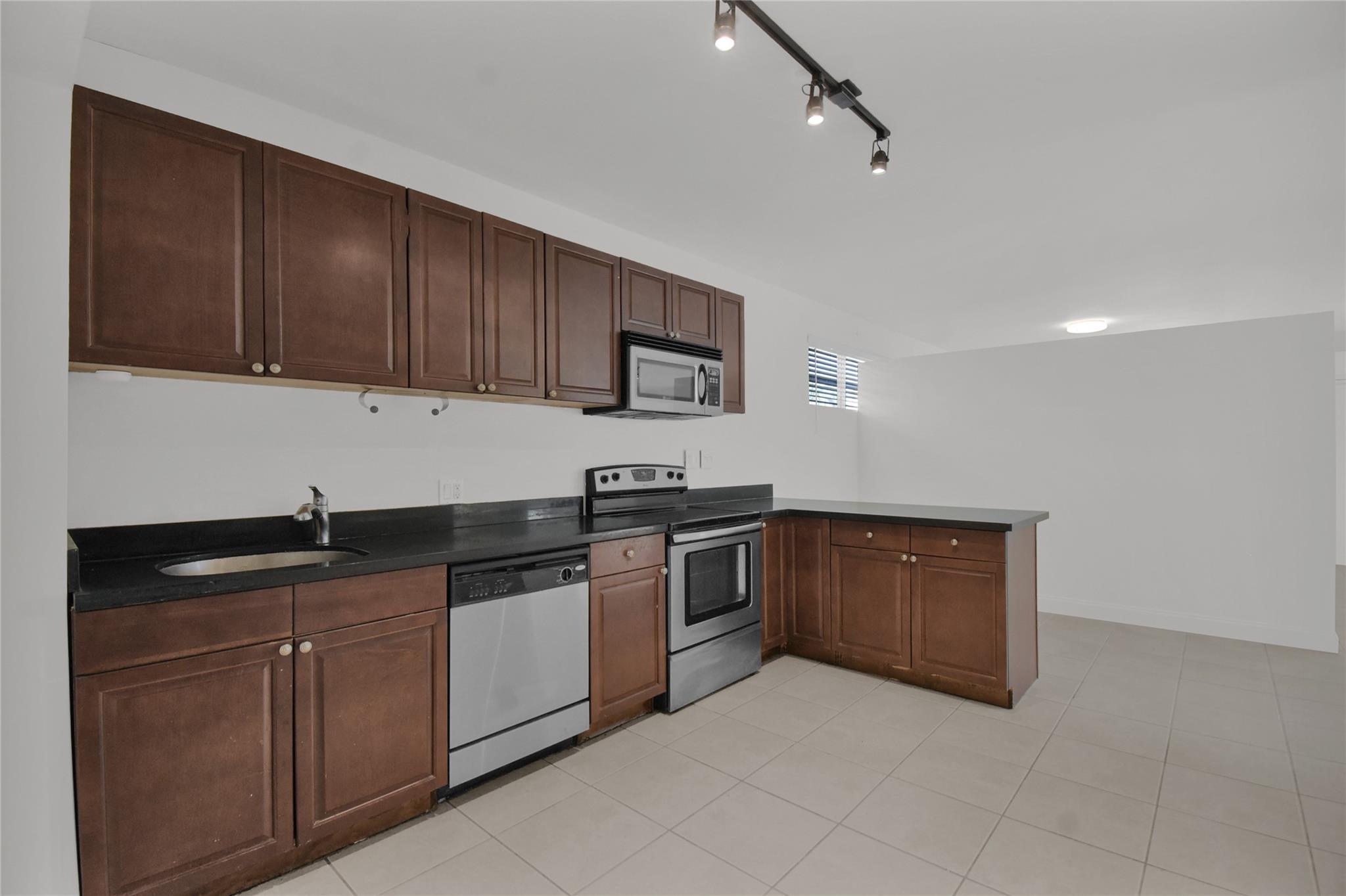 Hollywood South Side Add - Residential Income