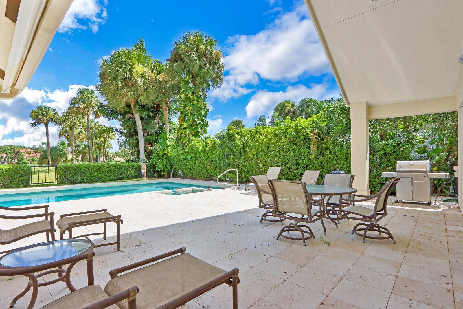 FRENCHMANS CREEK - Residential