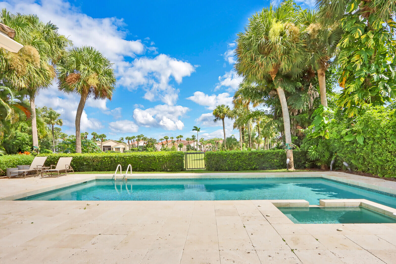 FRENCHMANS CREEK - Residential