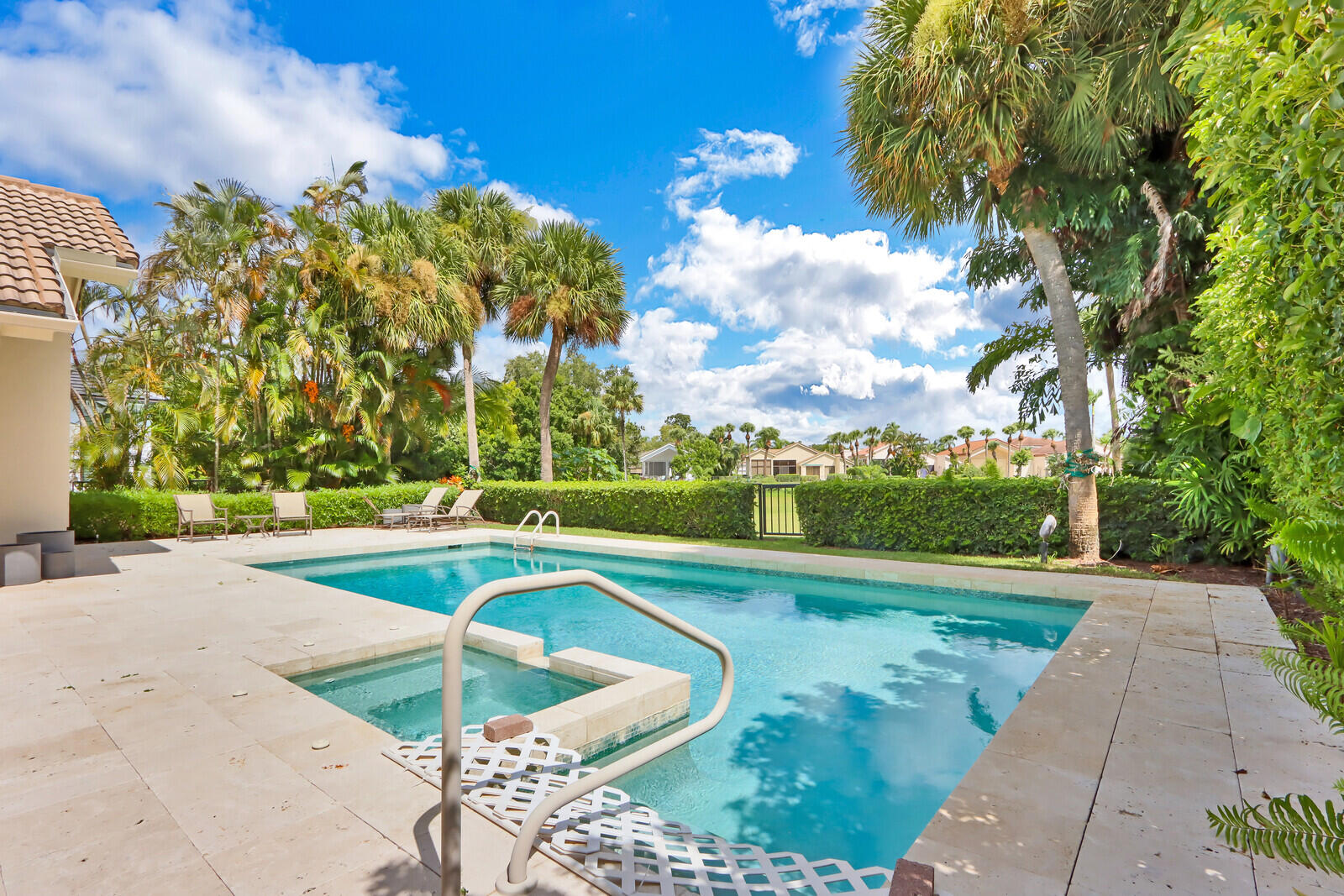 FRENCHMANS CREEK - Residential