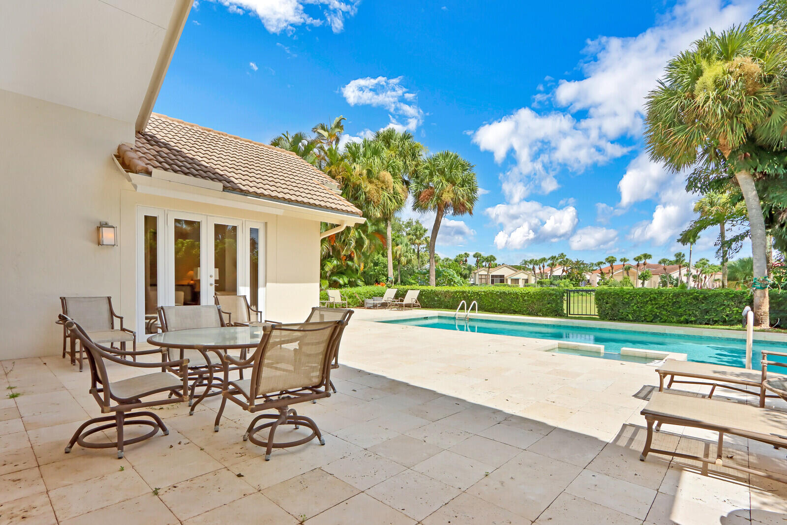 FRENCHMANS CREEK - Residential