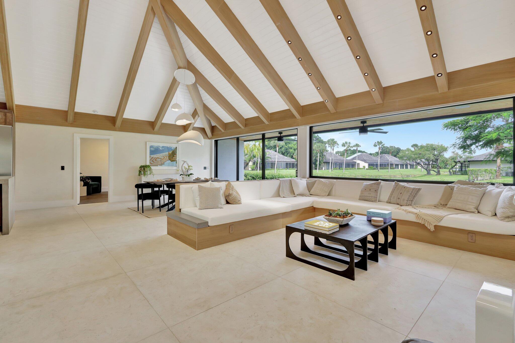 PEBBLEWOOD PH 4 OF PALM BEACH POLO AND COUNTRY CLU - Residential