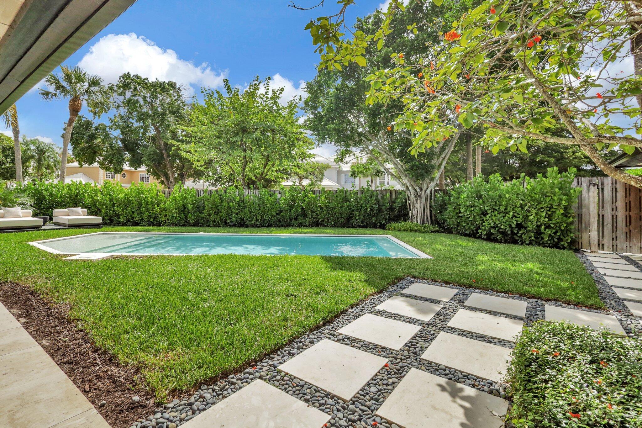 11880 Pebblewood Drive