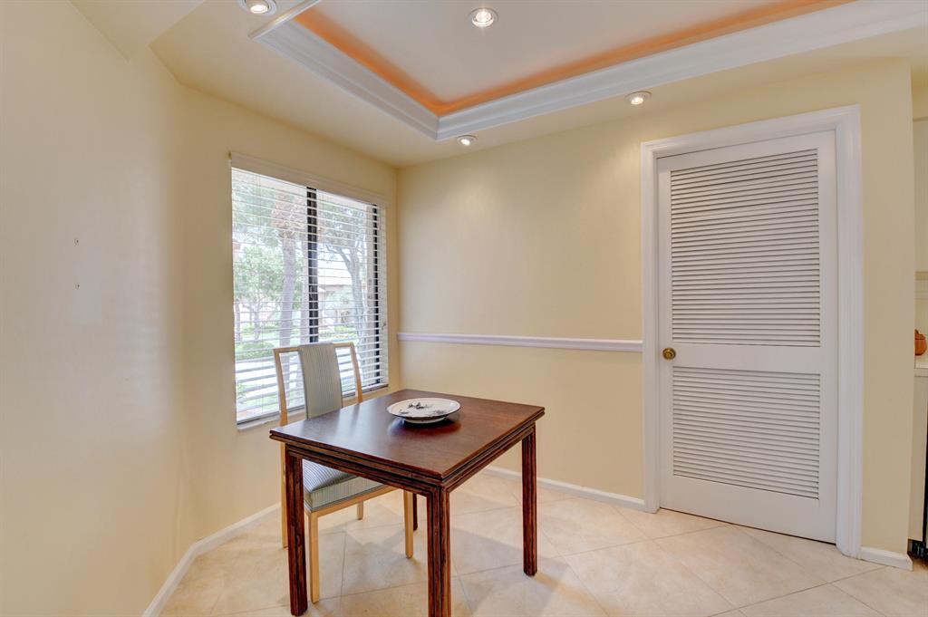 GLENEAGLES CONDO V - Residential