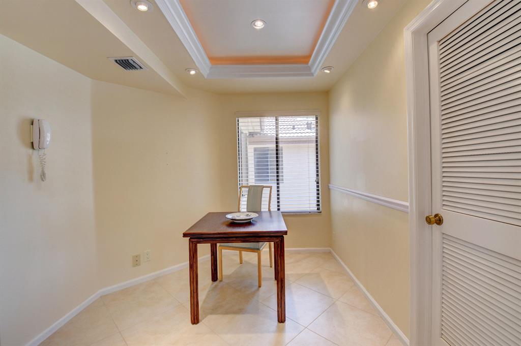 GLENEAGLES CONDO V - Residential