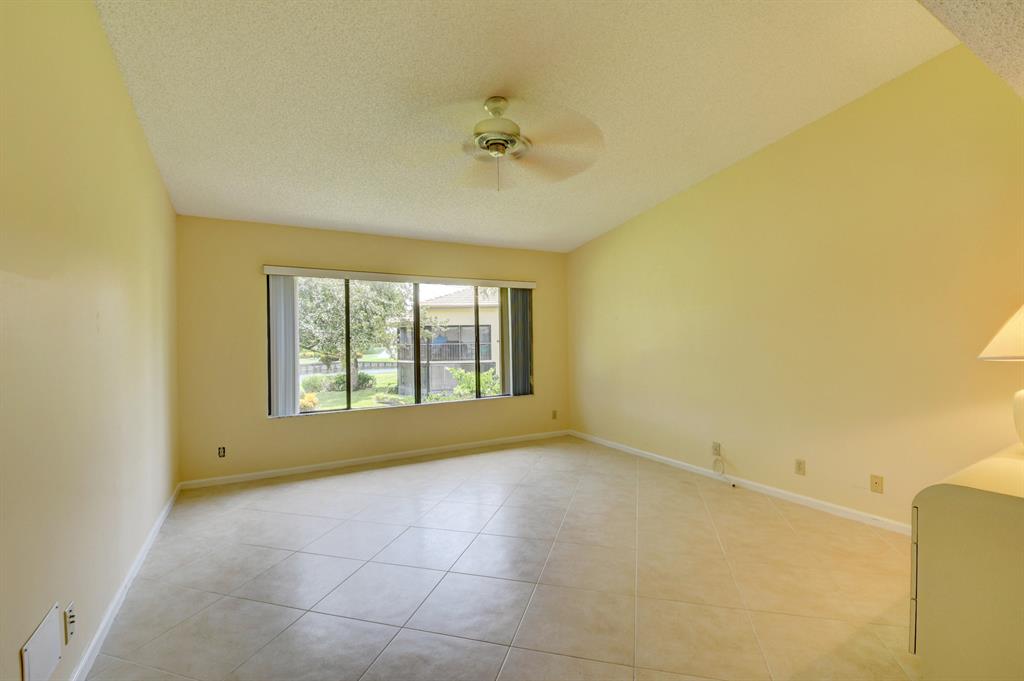 GLENEAGLES CONDO V - Residential