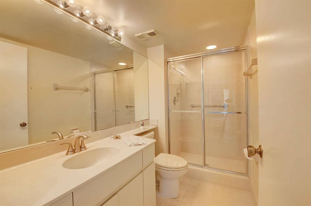 GLENEAGLES CONDO V - Residential