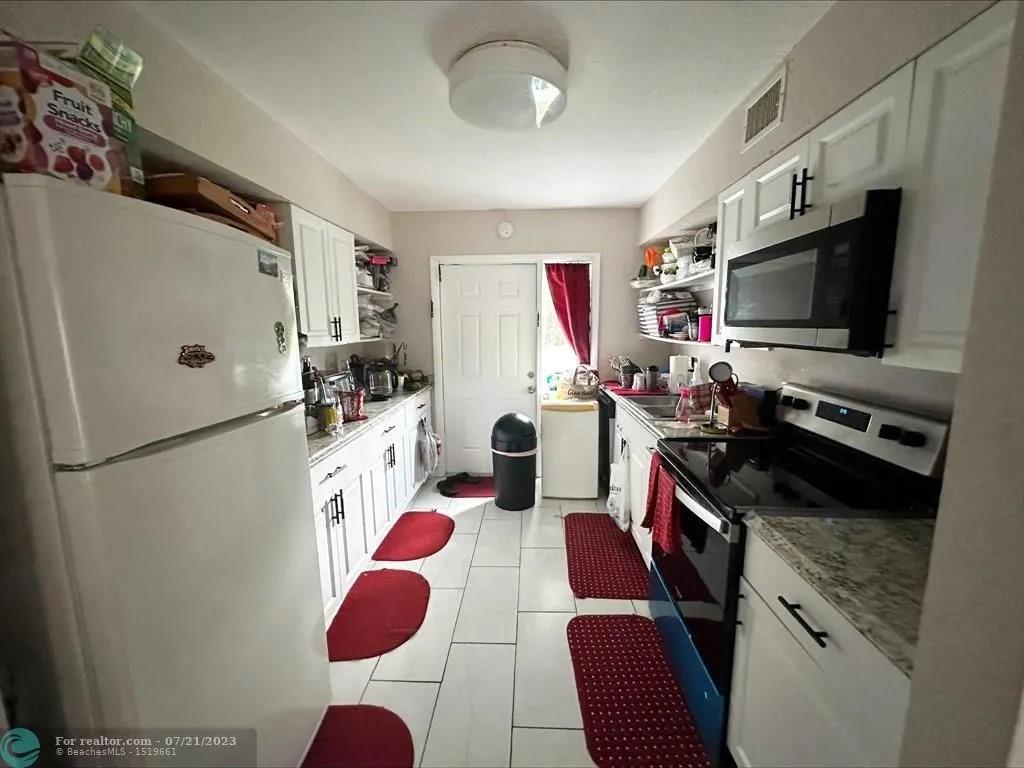 Castlewood 71-37 B - Residential Lease