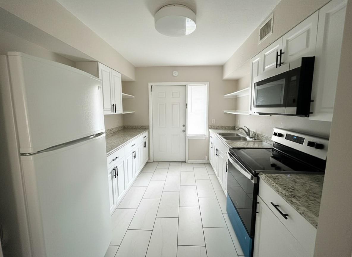 Castlewood 71-37 B - Residential Lease