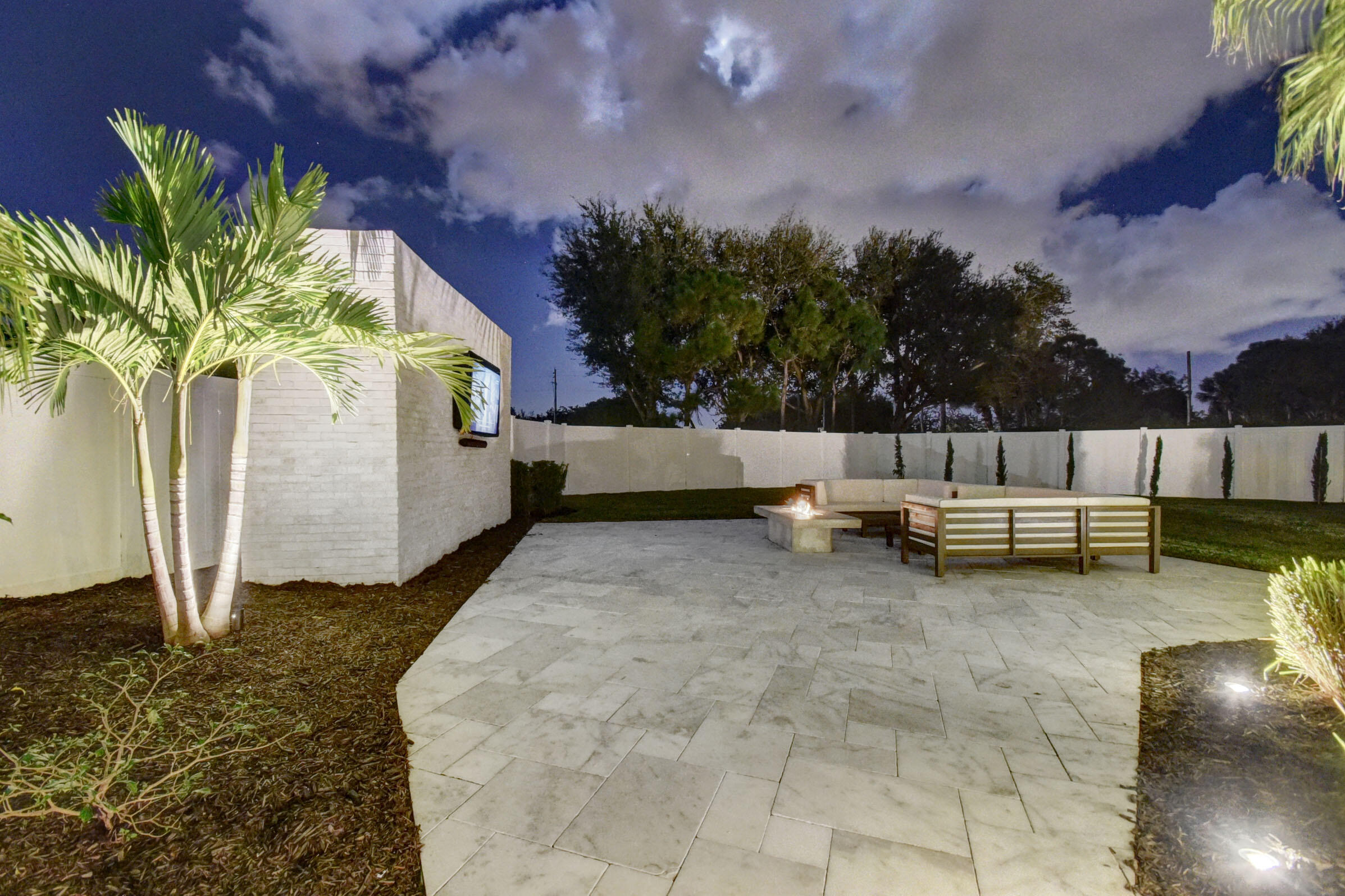 WINSTON TRAILS - Residential Lease