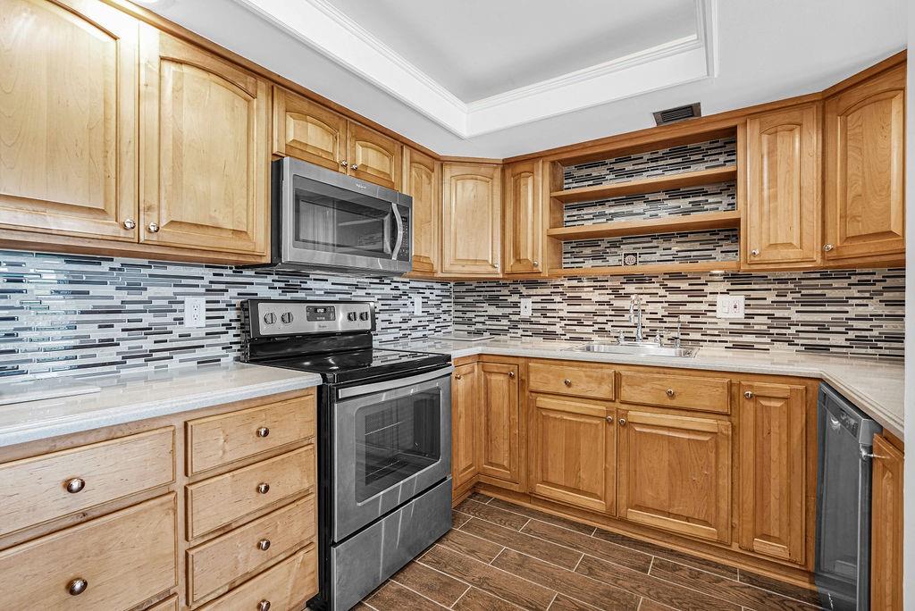 1101 River Reach Dr 206