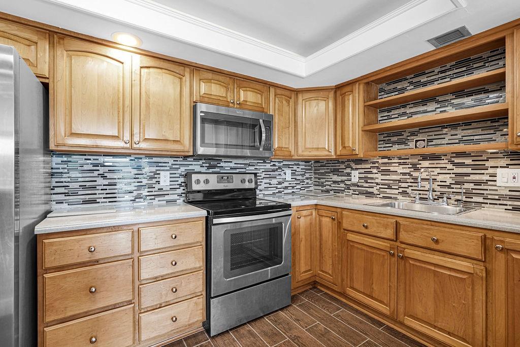 1101 River Reach Dr 206