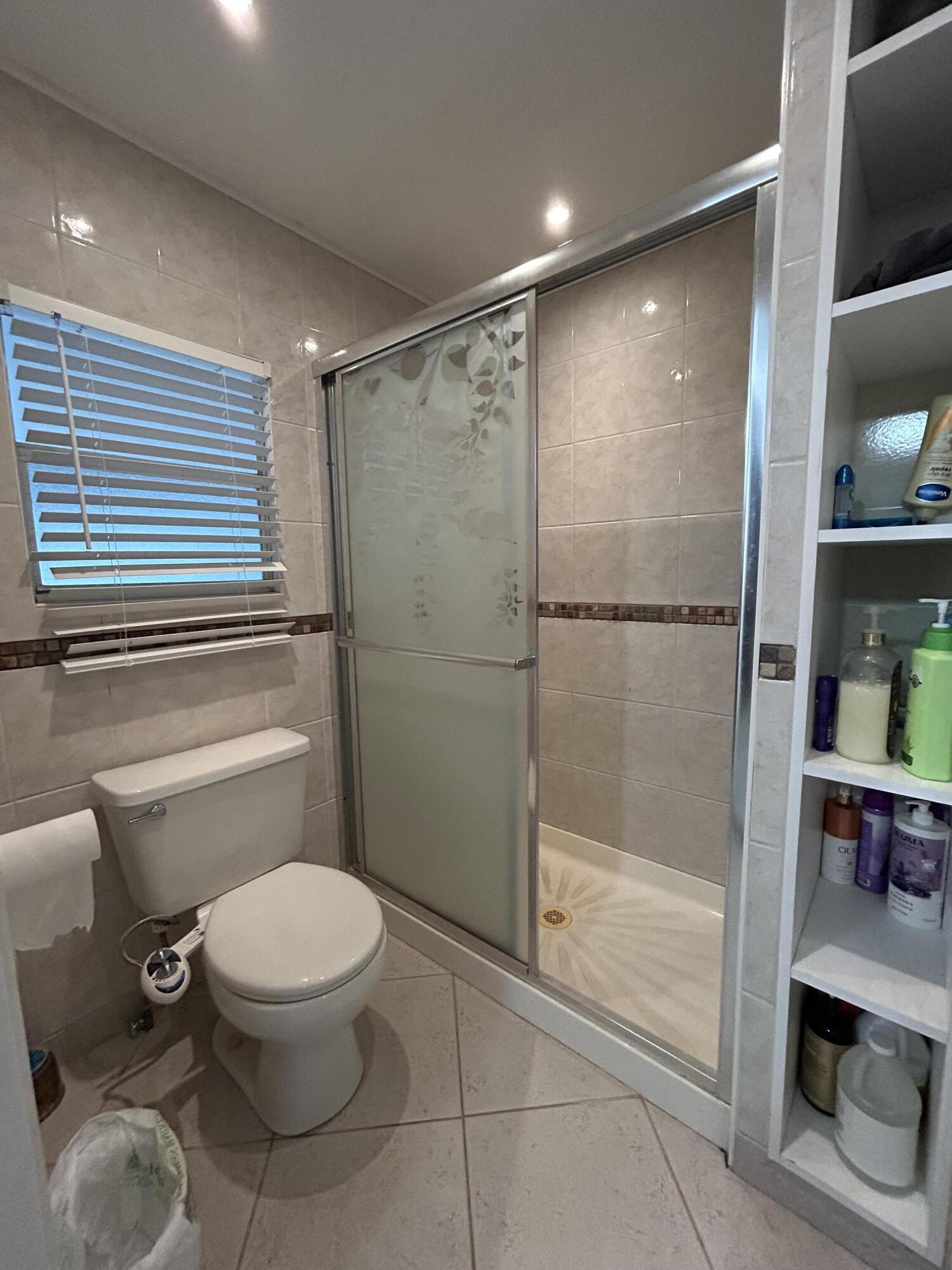 COLONIAL ESTATES INC MOBI - Residential Lease