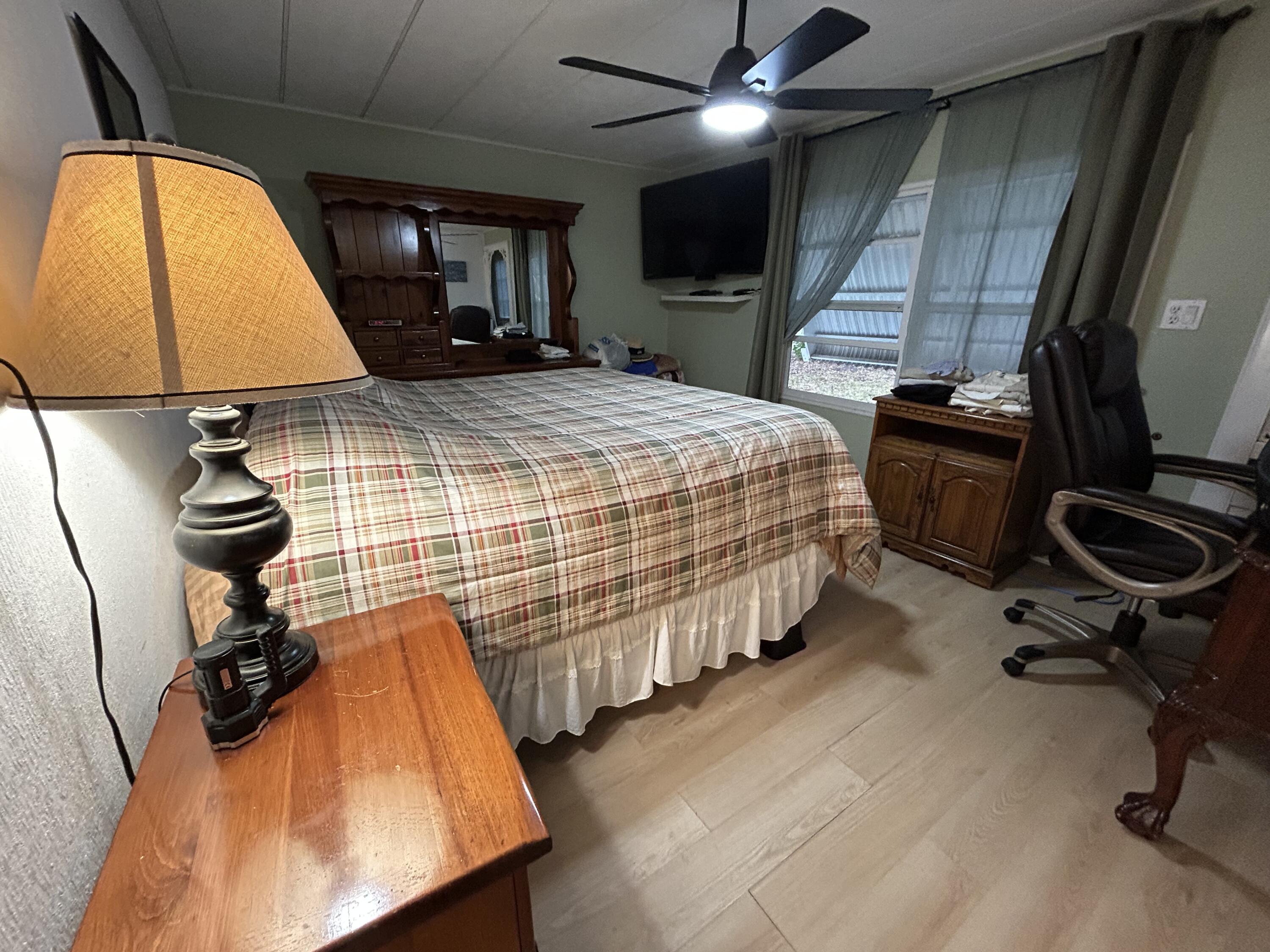 COLONIAL ESTATES INC MOBI - Residential Lease