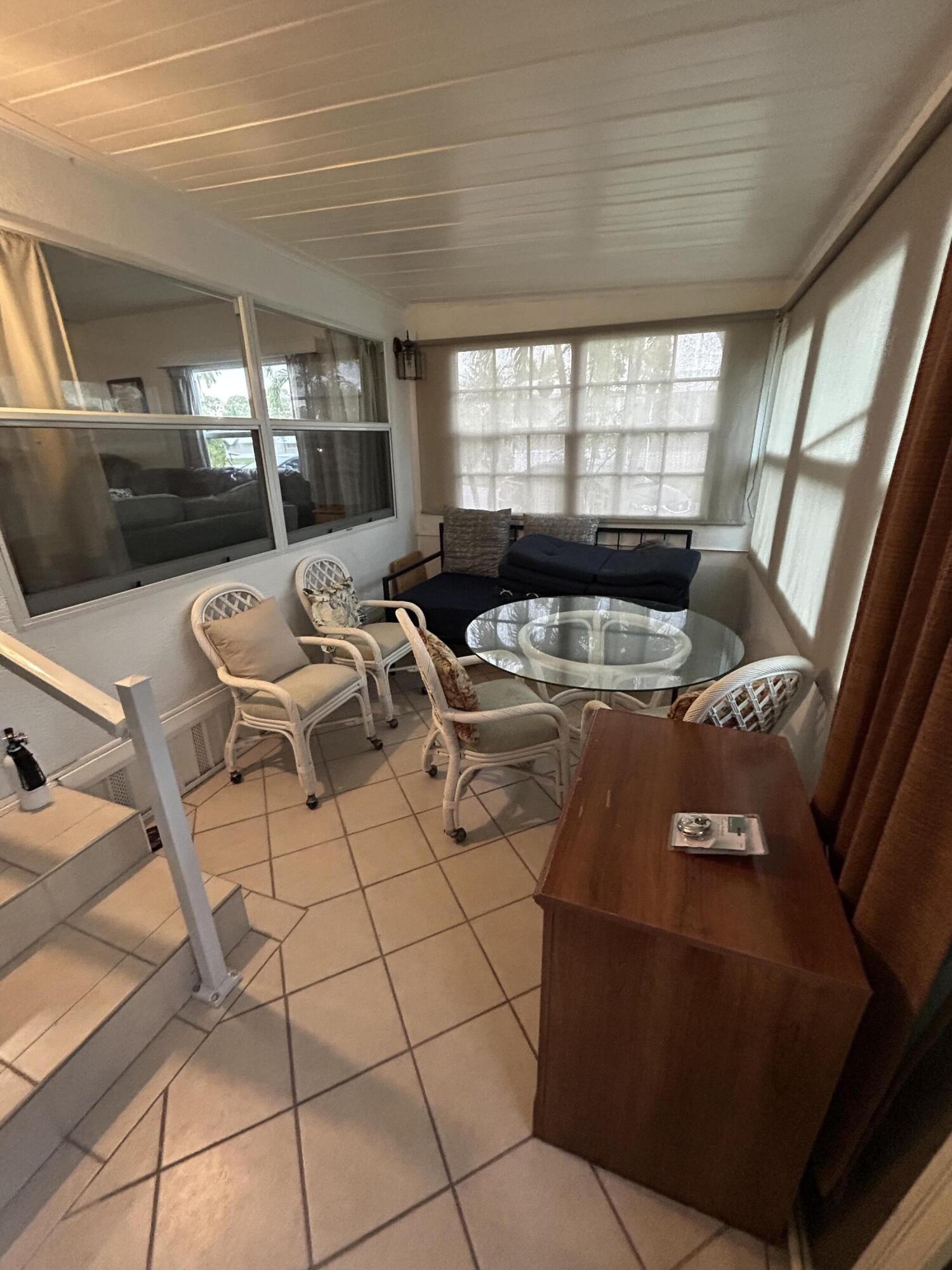 COLONIAL ESTATES INC MOBI - Residential Lease