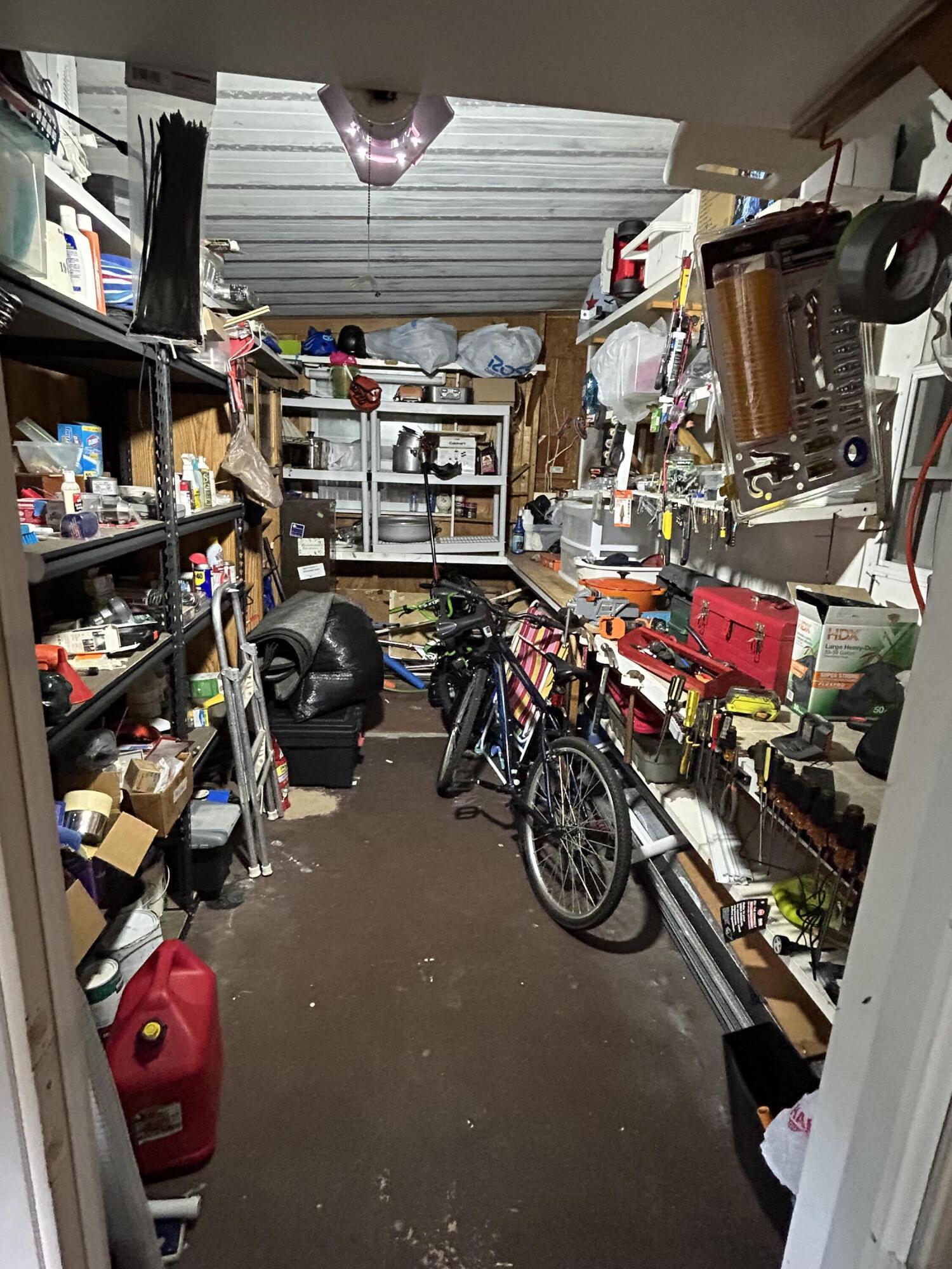 COLONIAL ESTATES INC MOBI - Residential Lease