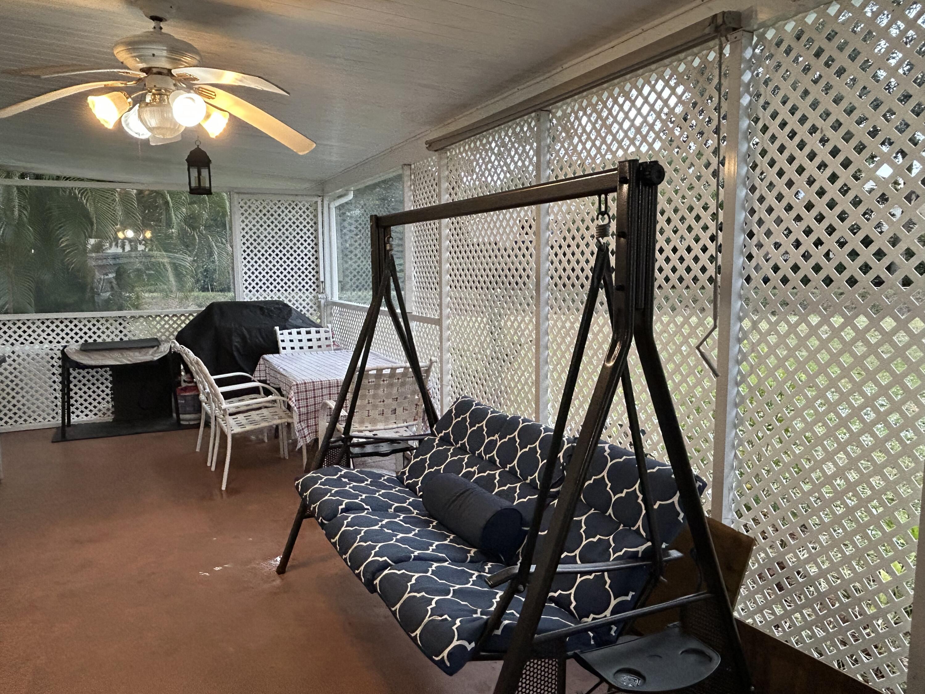 COLONIAL ESTATES INC MOBI - Residential Lease