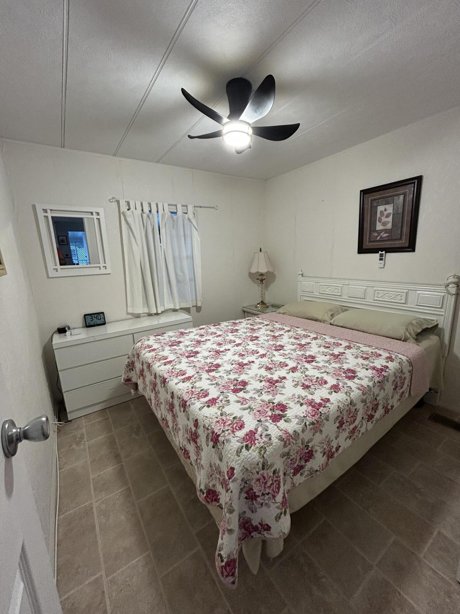 COLONIAL ESTATES INC MOBI - Residential Lease