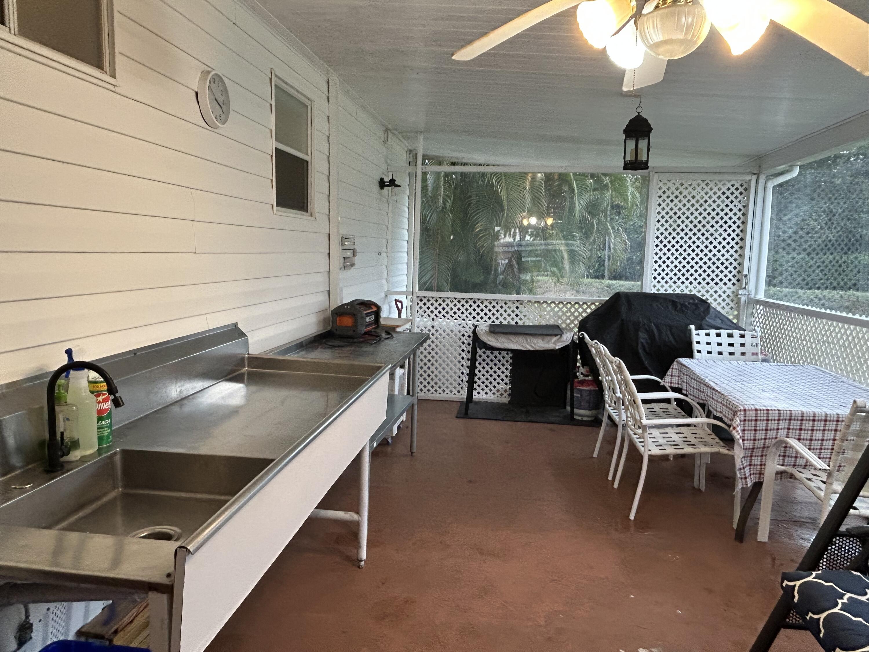 COLONIAL ESTATES INC MOBI - Residential Lease