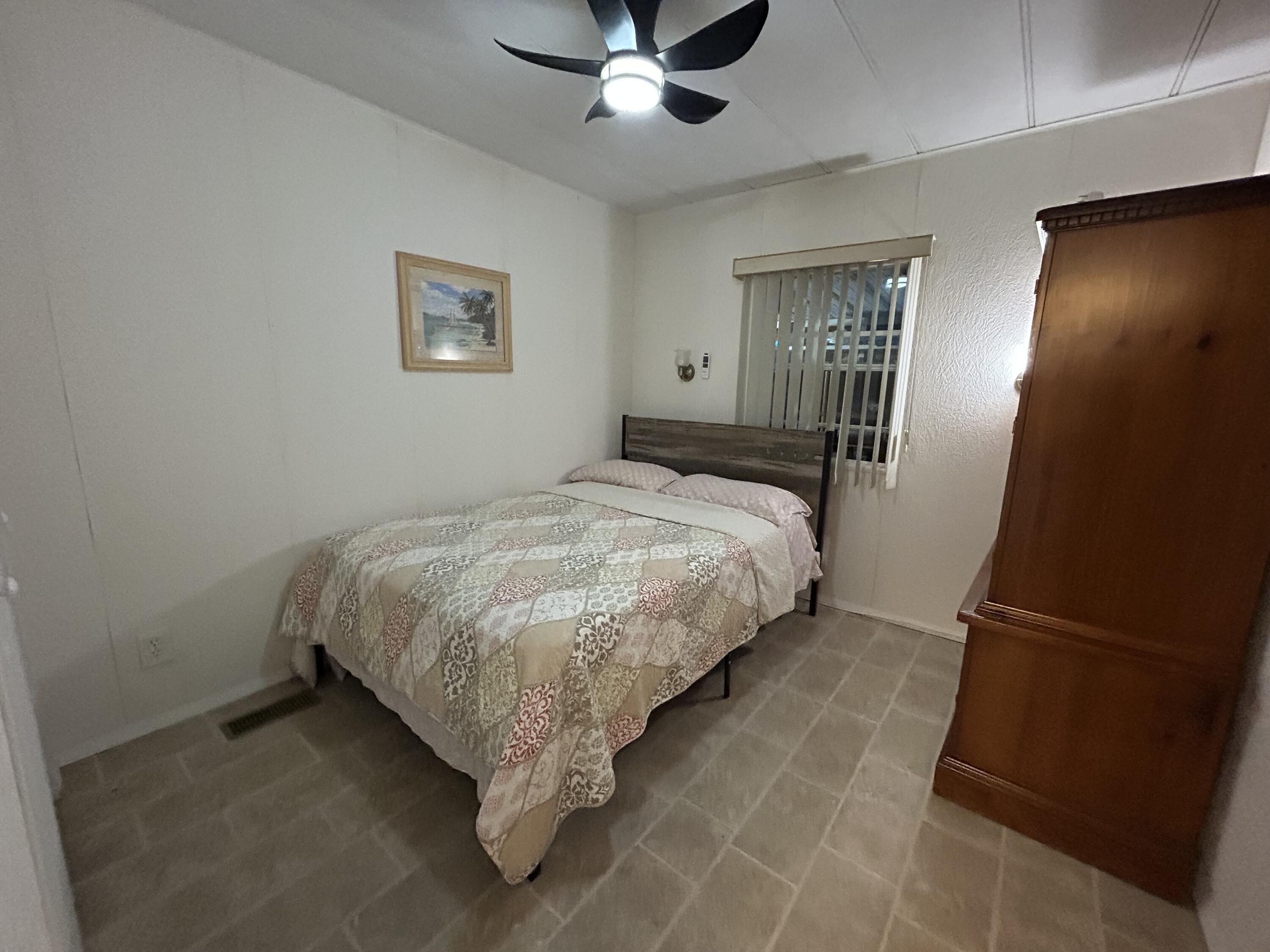 COLONIAL ESTATES INC MOBI - Residential Lease