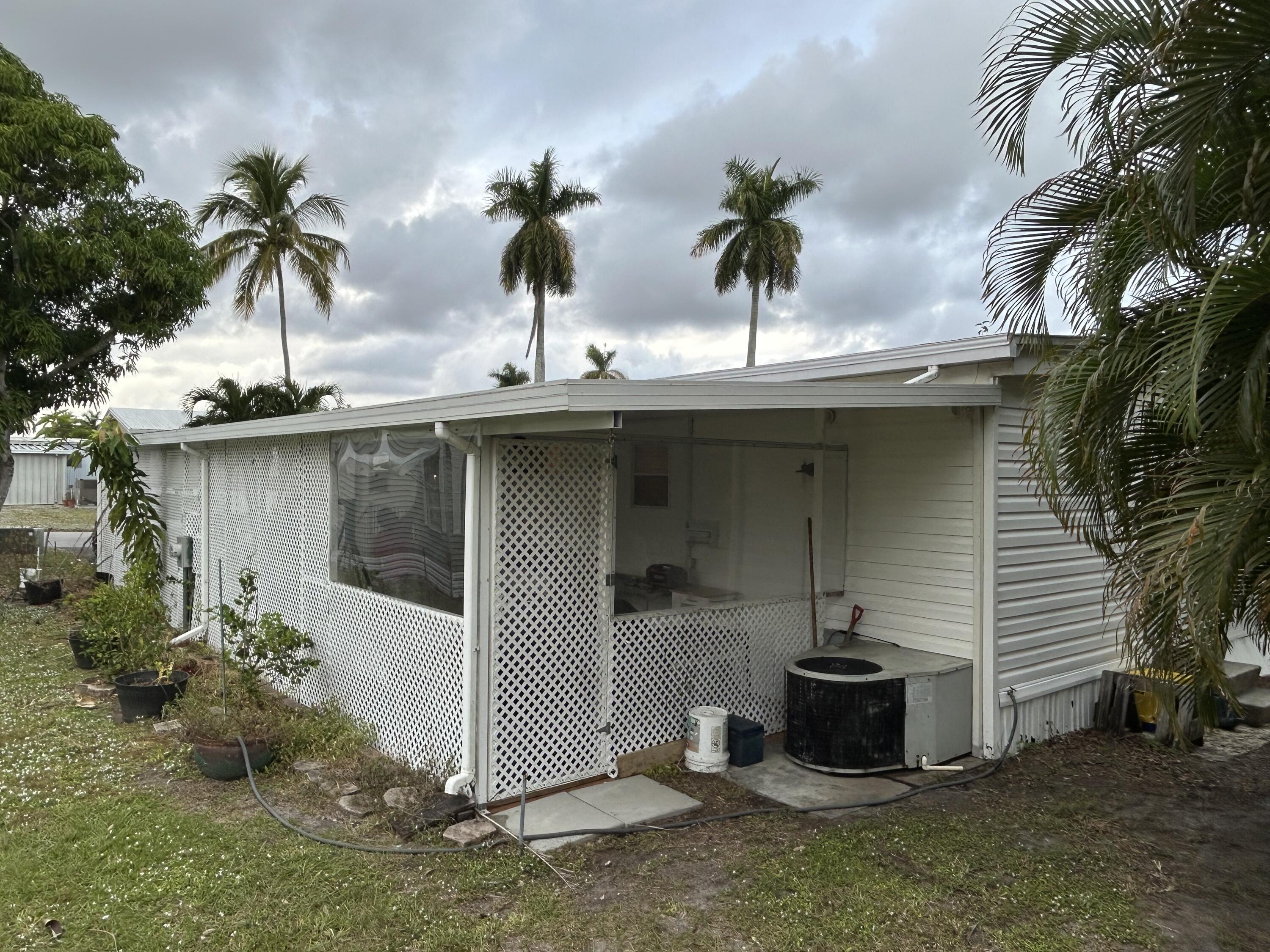 COLONIAL ESTATES INC MOBI - Residential Lease