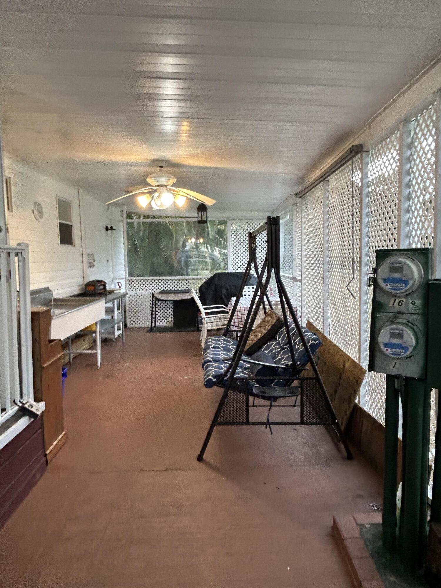 COLONIAL ESTATES INC MOBI - Residential Lease