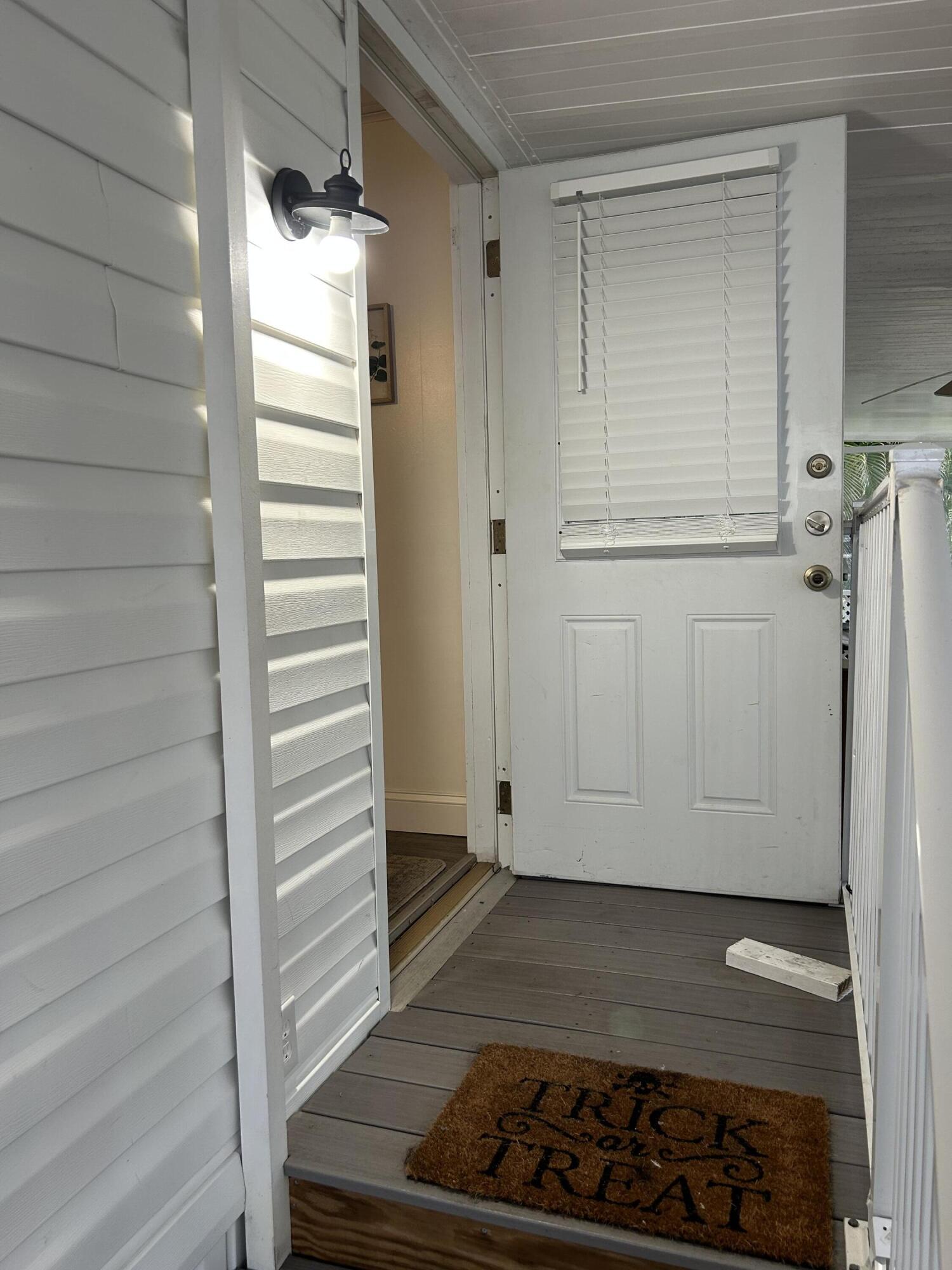 COLONIAL ESTATES INC MOBI - Residential Lease