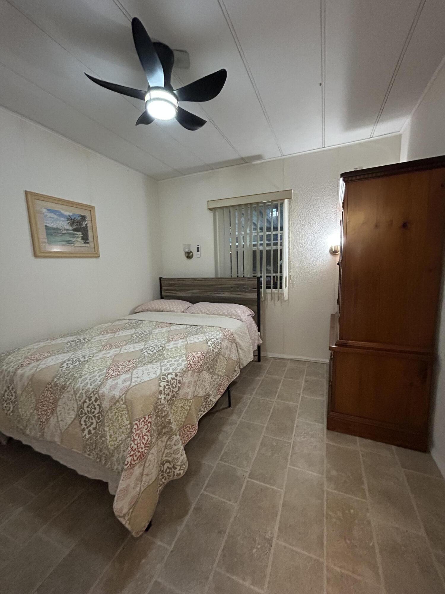 COLONIAL ESTATES INC MOBI - Residential Lease