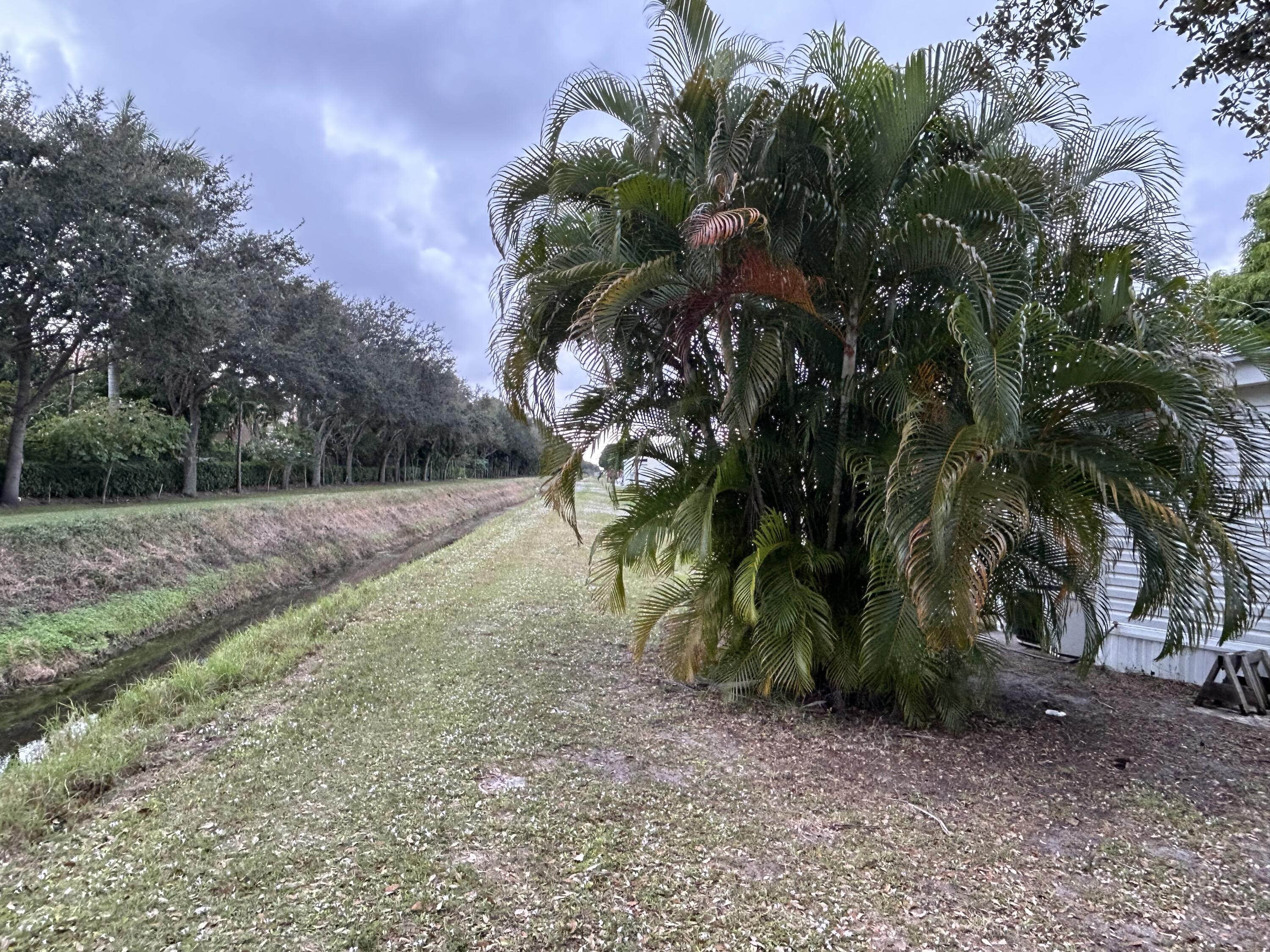 COLONIAL ESTATES INC MOBI - Residential Lease