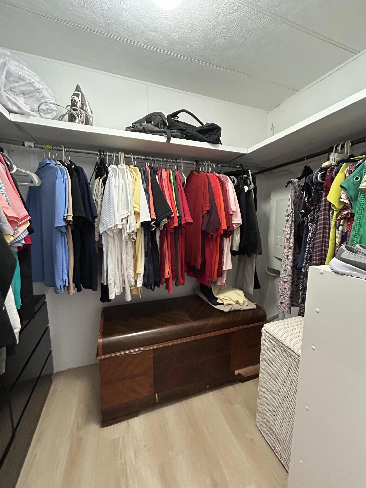 COLONIAL ESTATES INC MOBI - Residential Lease