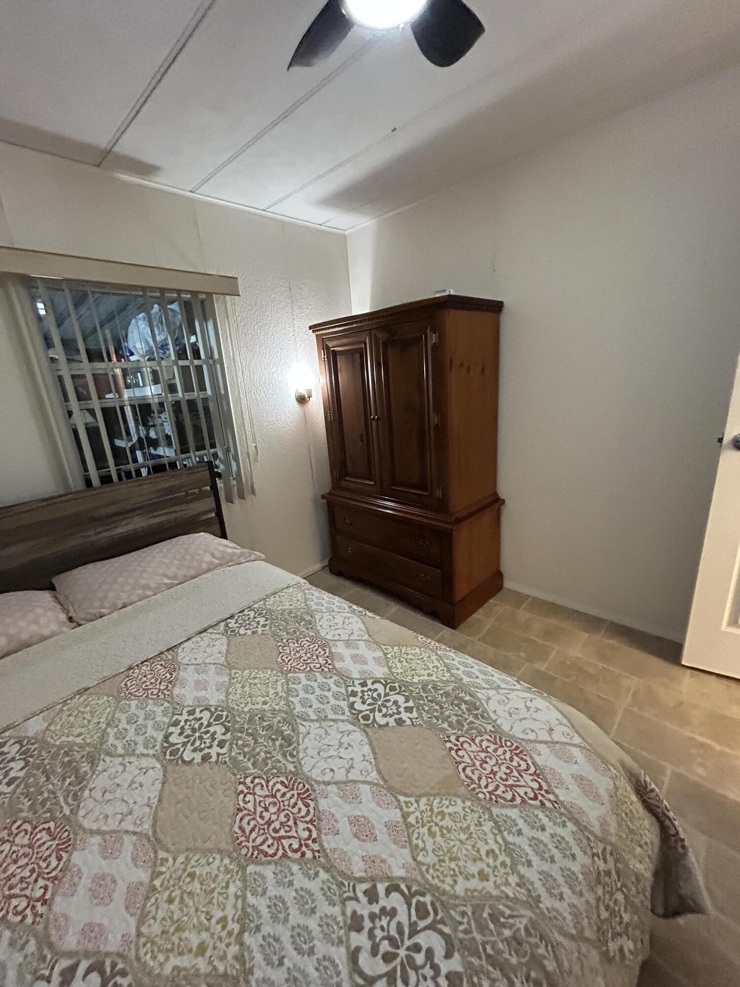 COLONIAL ESTATES INC MOBI - Residential Lease