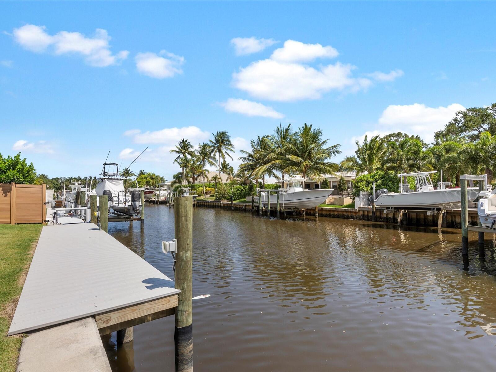 COUNTRY CLUB POINT - Residential