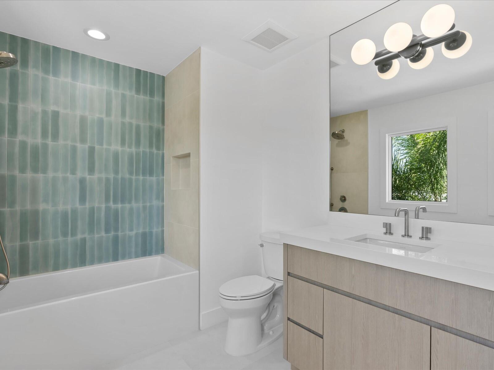 COUNTRY CLUB POINT - Residential