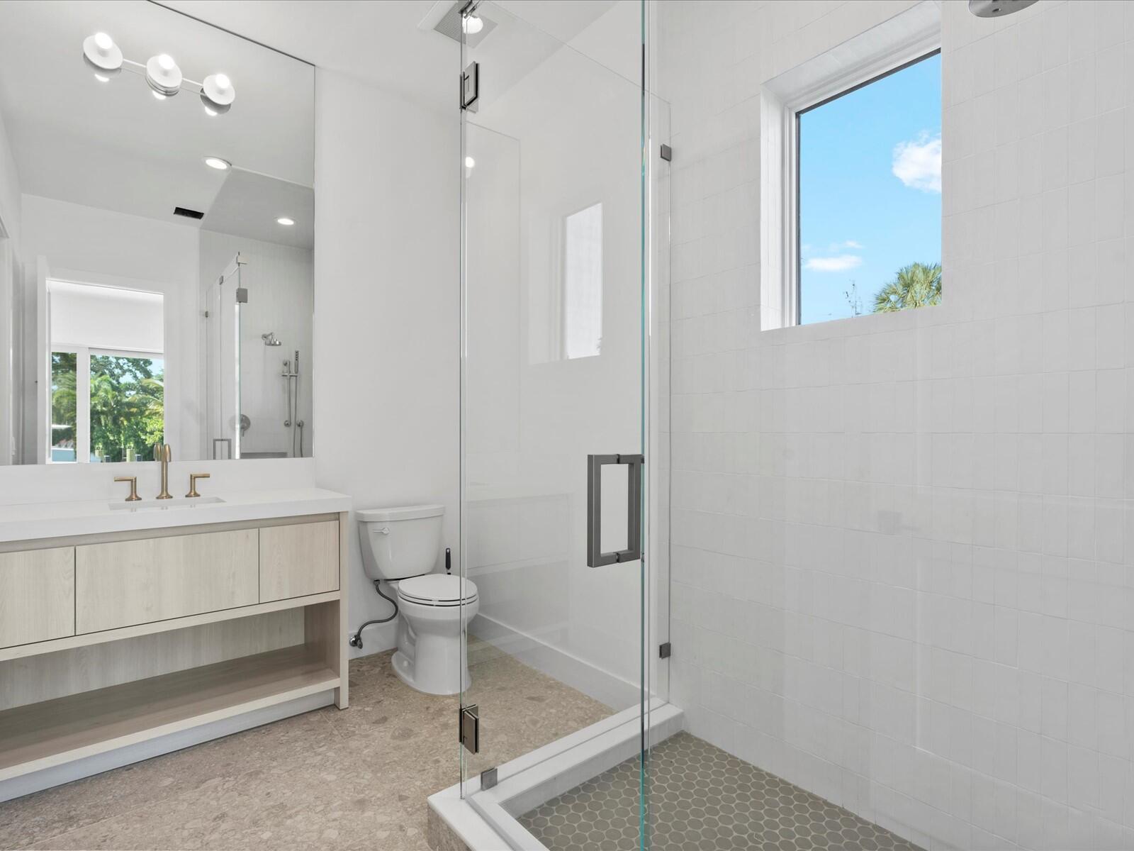 COUNTRY CLUB POINT - Residential