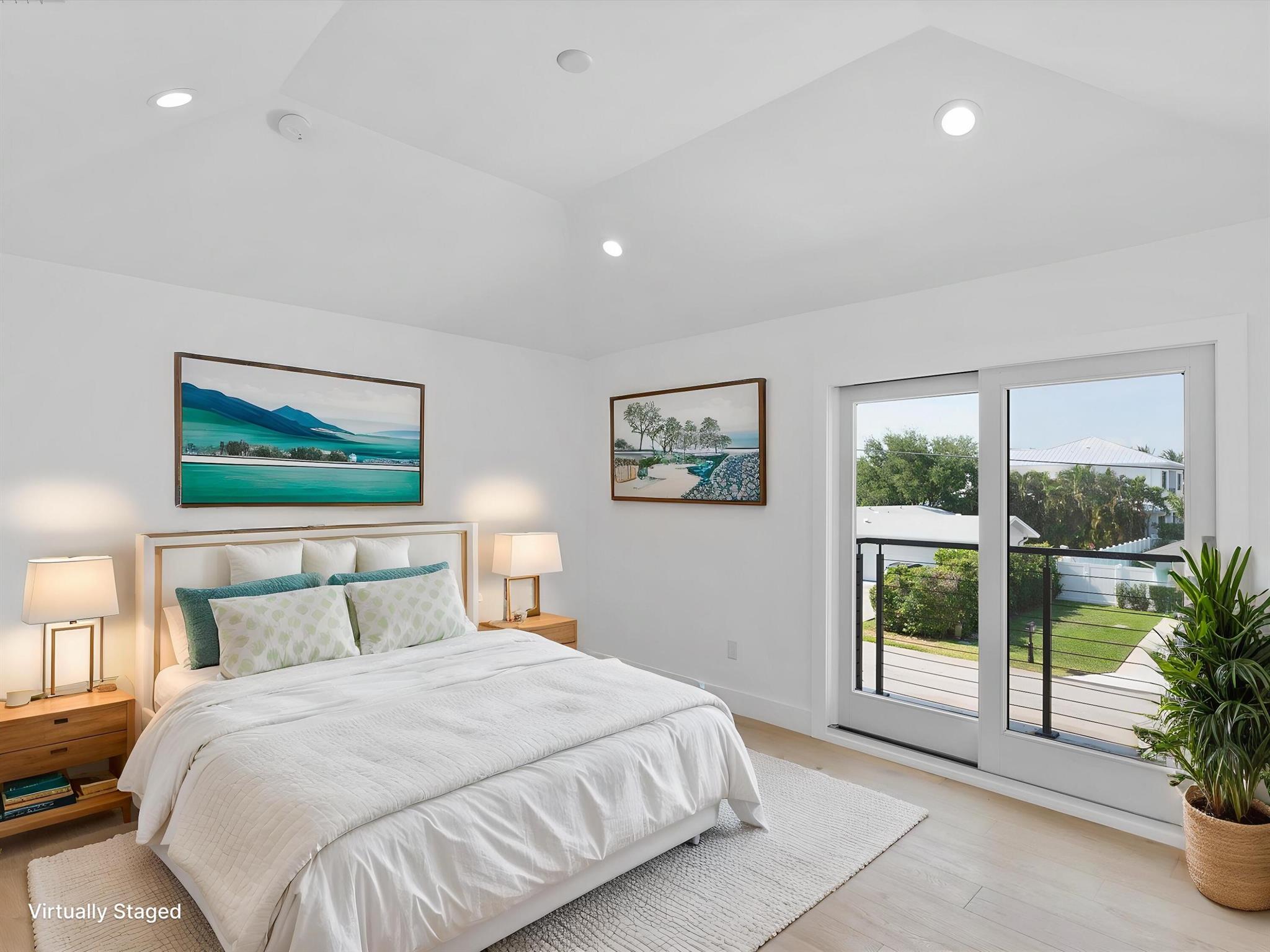 COUNTRY CLUB POINT - Residential