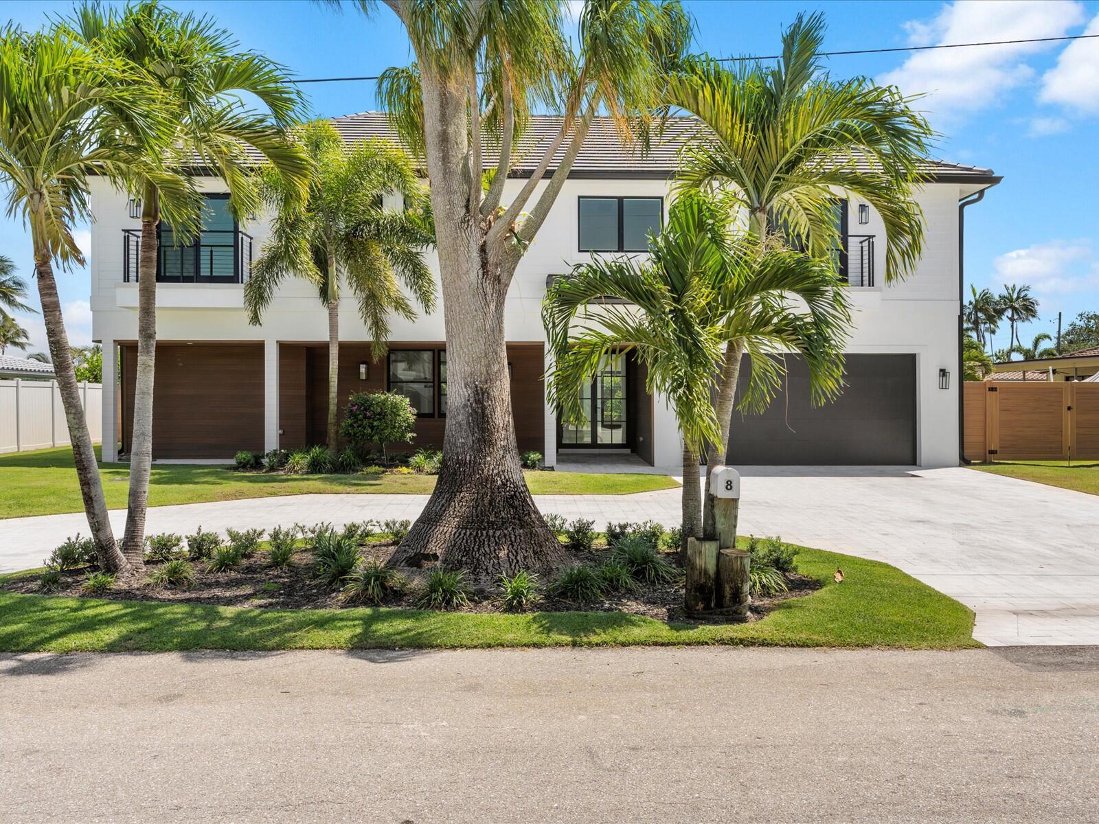 8 Leeward Circle