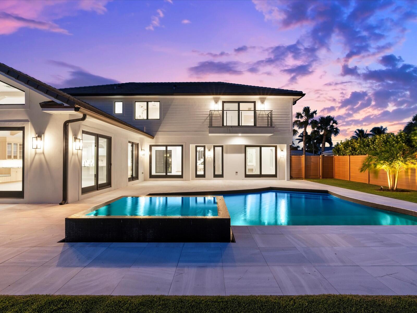 COUNTRY CLUB POINT - Residential