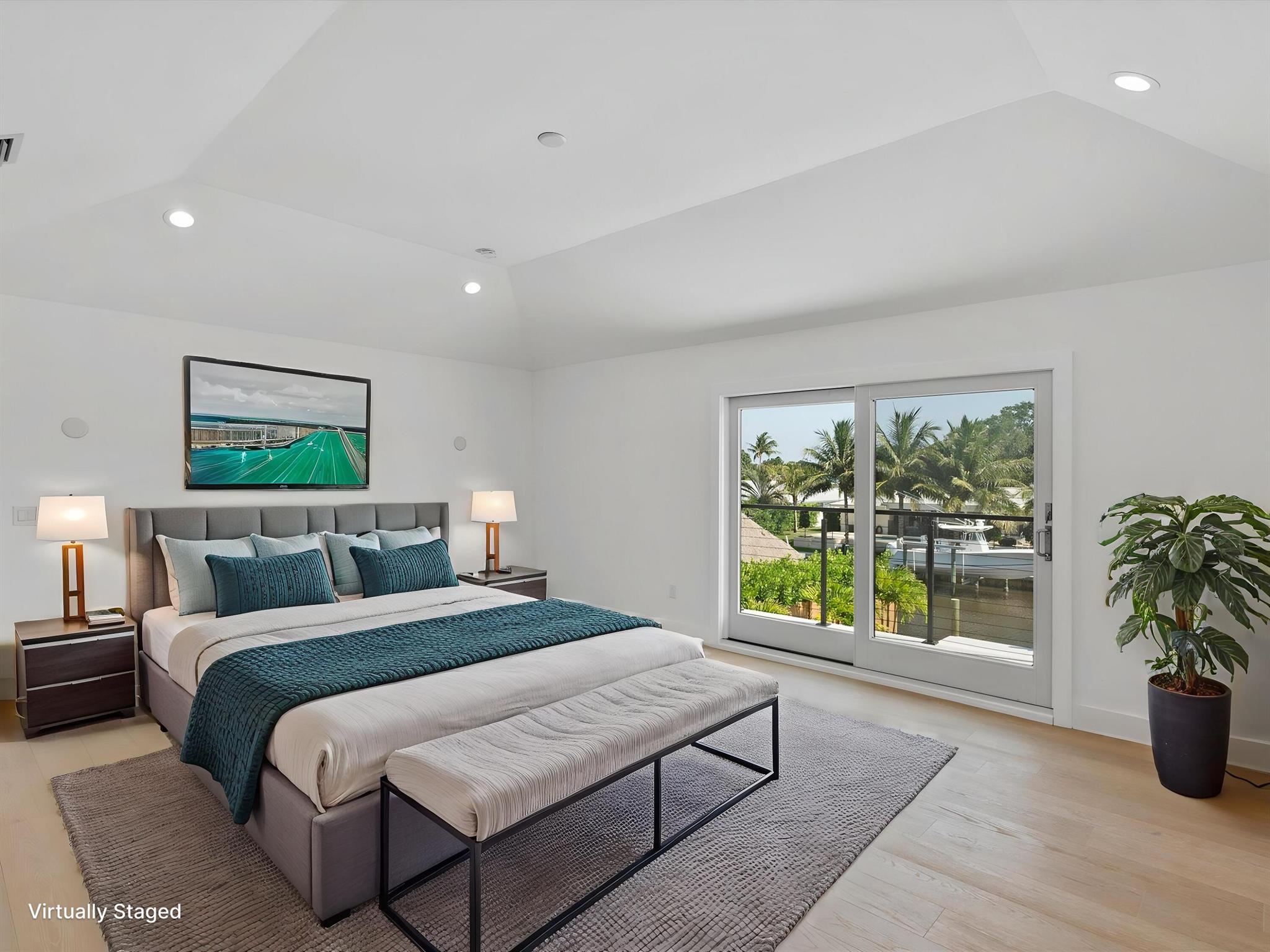 COUNTRY CLUB POINT - Residential