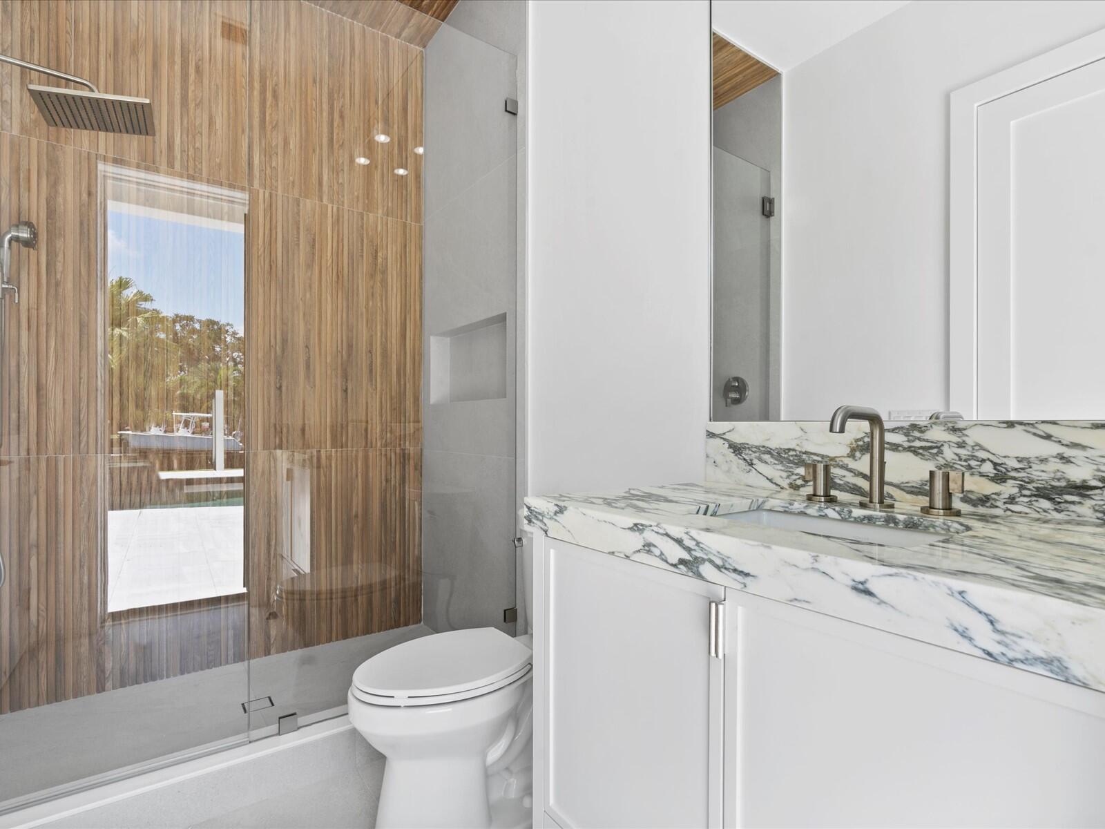 COUNTRY CLUB POINT - Residential