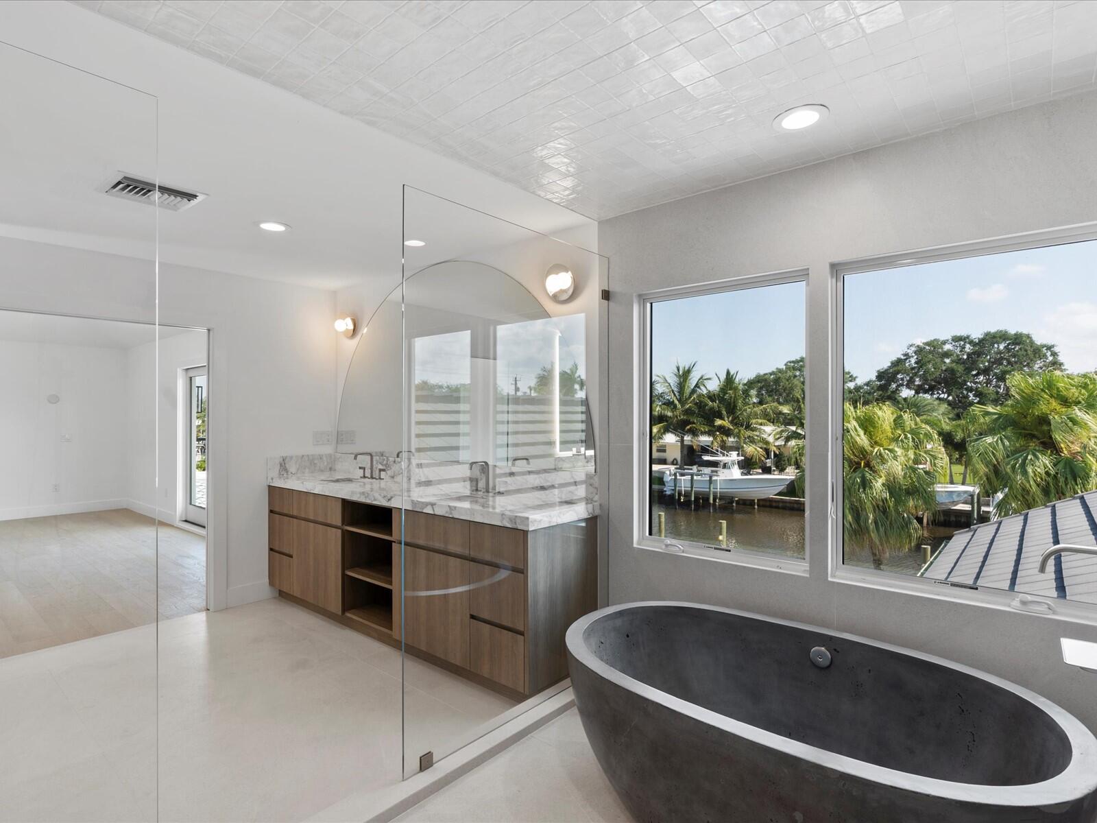 COUNTRY CLUB POINT - Residential